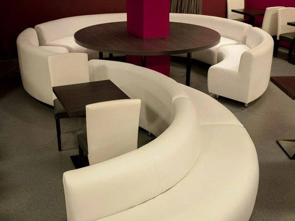 Fauteuil cafétéria de l'Hôpital St Luc de Bouge